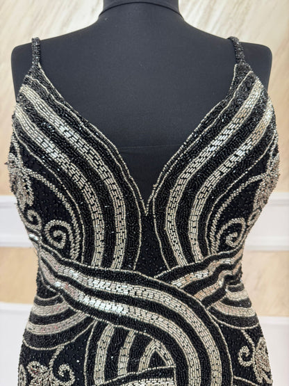 Rochie Midnight Glam – Mini cu Franjuri și Detaliu Argintiu