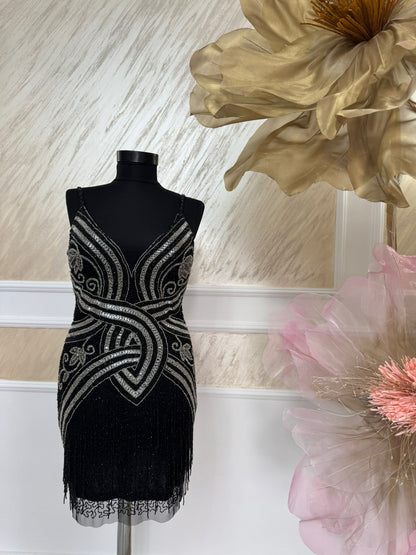Rochie Midnight Glam – Mini cu Franjuri și Detaliu Argintiu