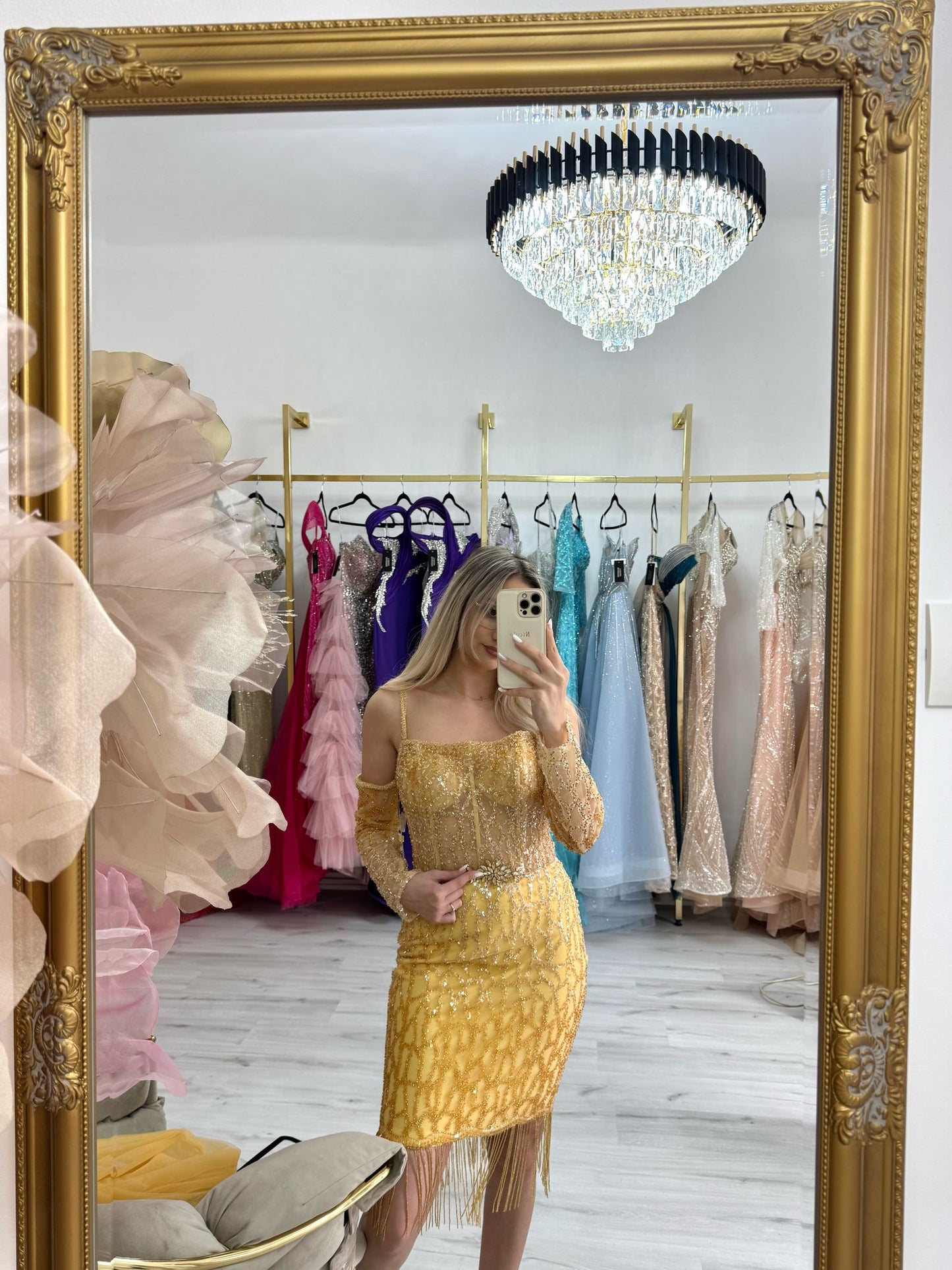 Închiriere rochie Sunshine Muse – Mini Golden Fringe